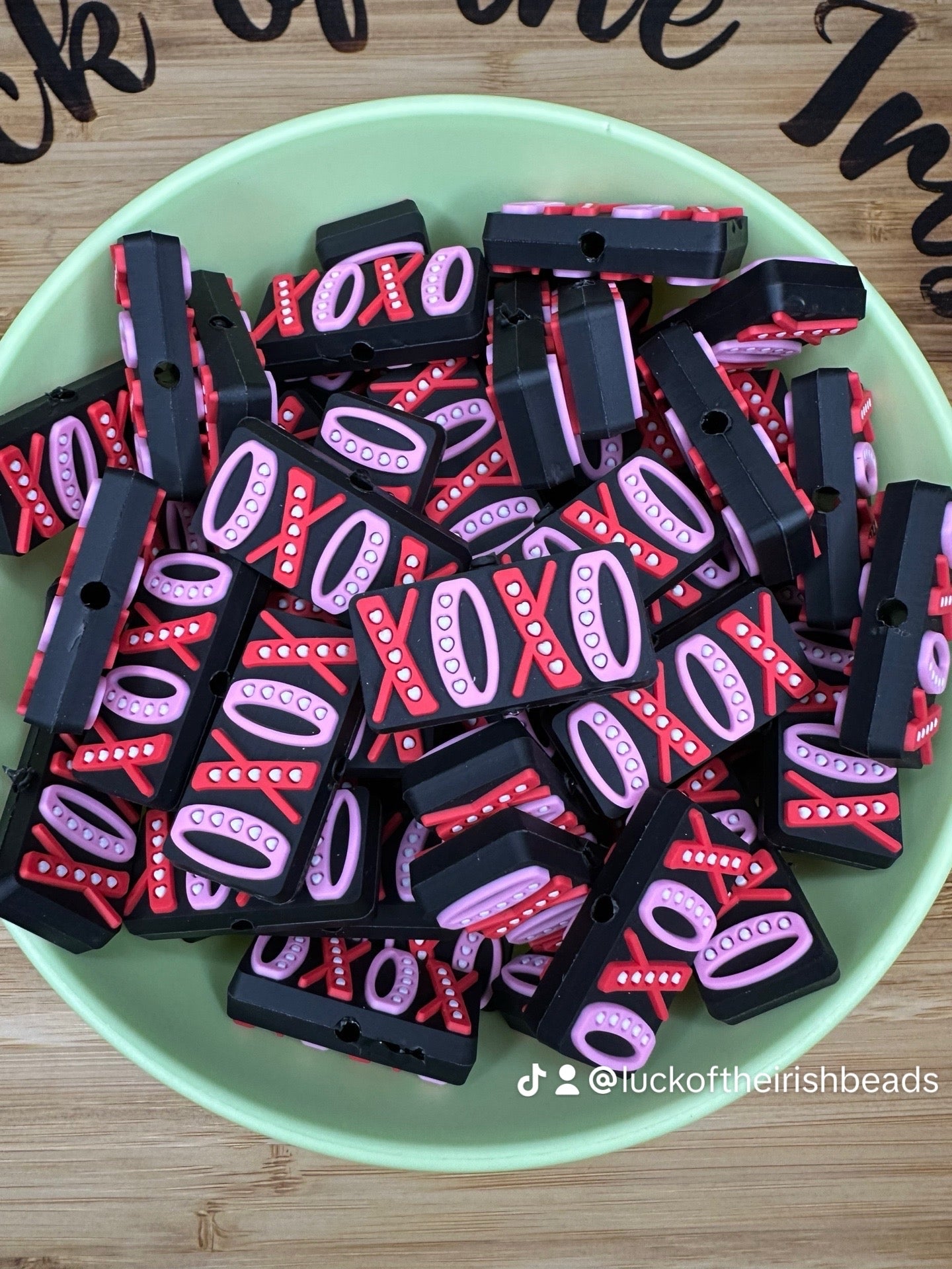 XOXO Silicone Focal Bead