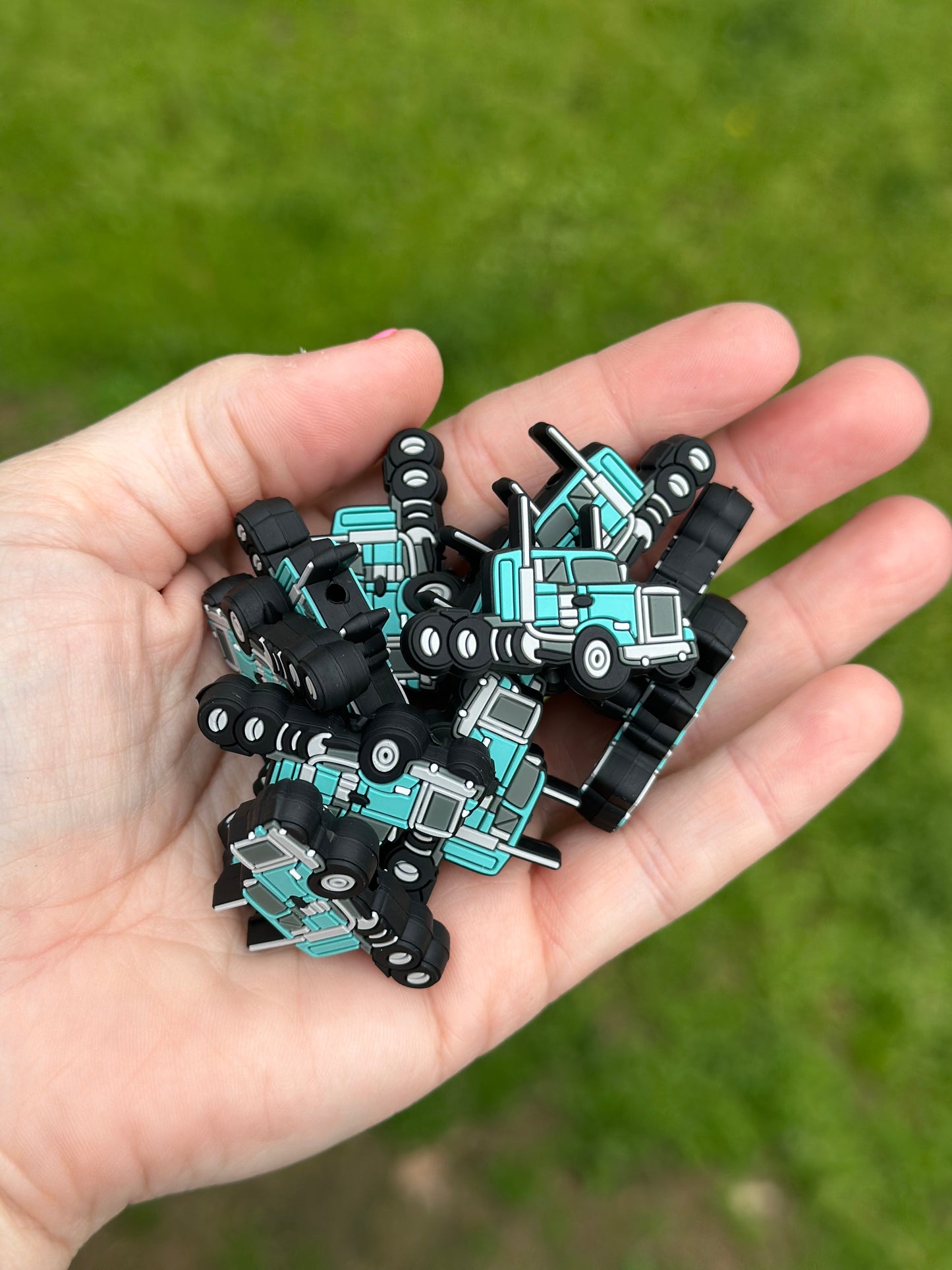 Semi Truck Silicone Focal Bead