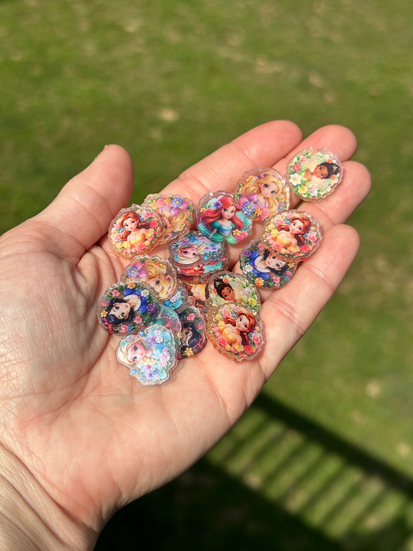 2cm Acrylics 25 Pieces