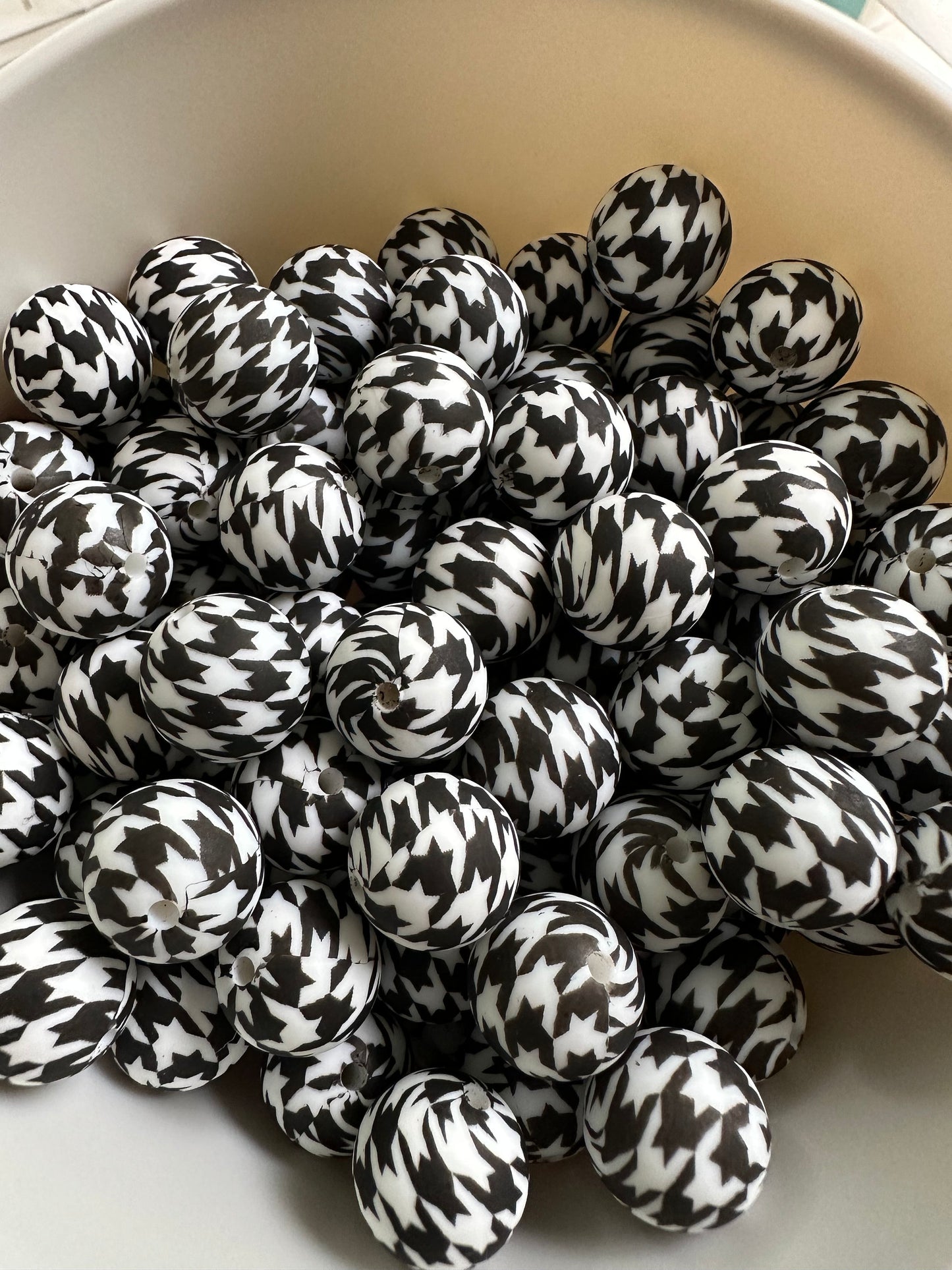 15mm Houndstooth Silicone Beads